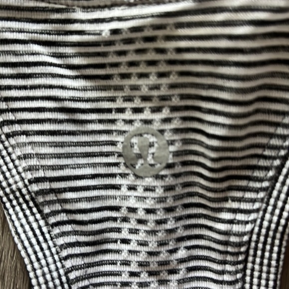 Lululemon Swiftly Speed Raceback Size 4 NWT - Picture 5 of 5